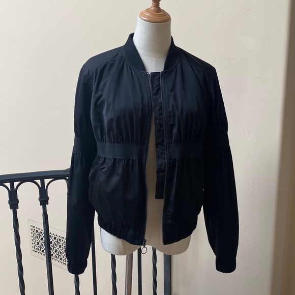 Guess light weight bomber jacket with banded elastic accents. Front zip. L/S. - Picture 2 of 5